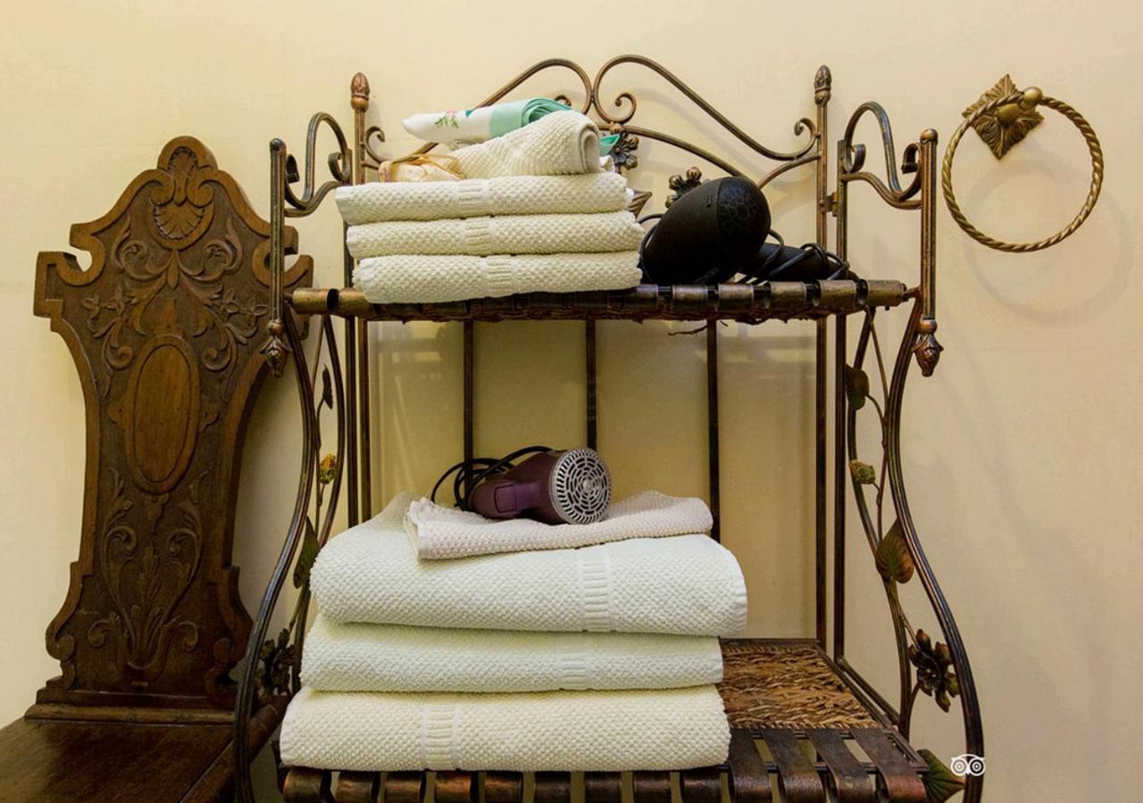 B&B Atmosfere Del Centro Storico Napoli Oda fotoğraf